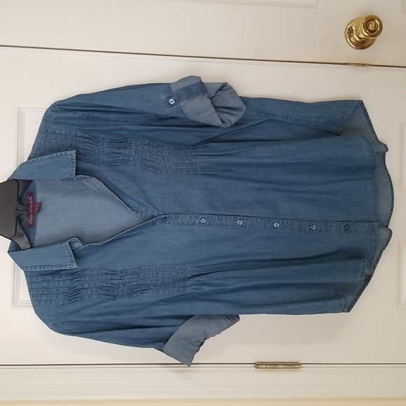 Gloria Vanderbilt Ladies Light Denim Blouse - Picture 1 of 7